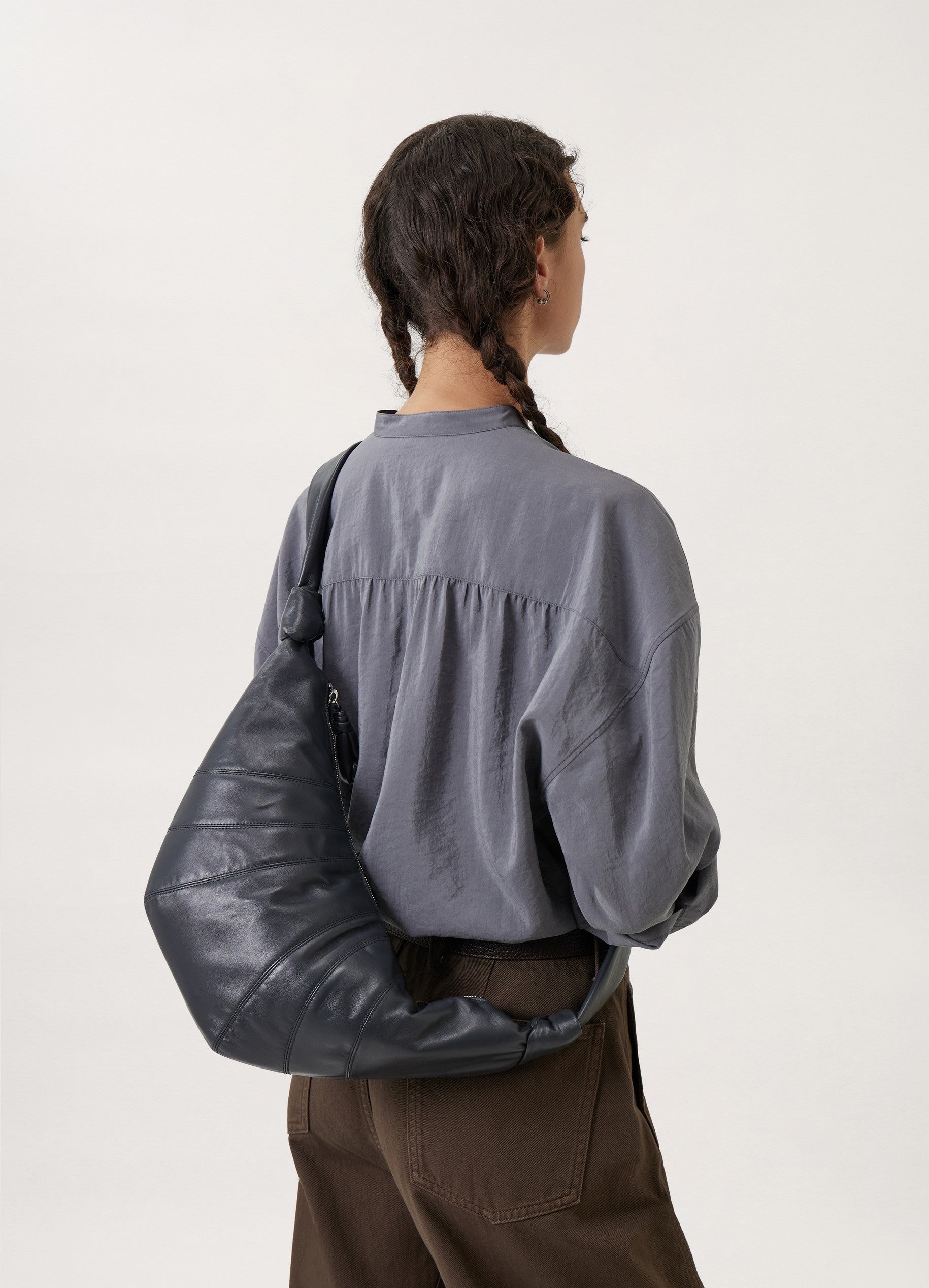 LARGE CROISSANT BAG
SOFT NAPPA LEATHER - 6