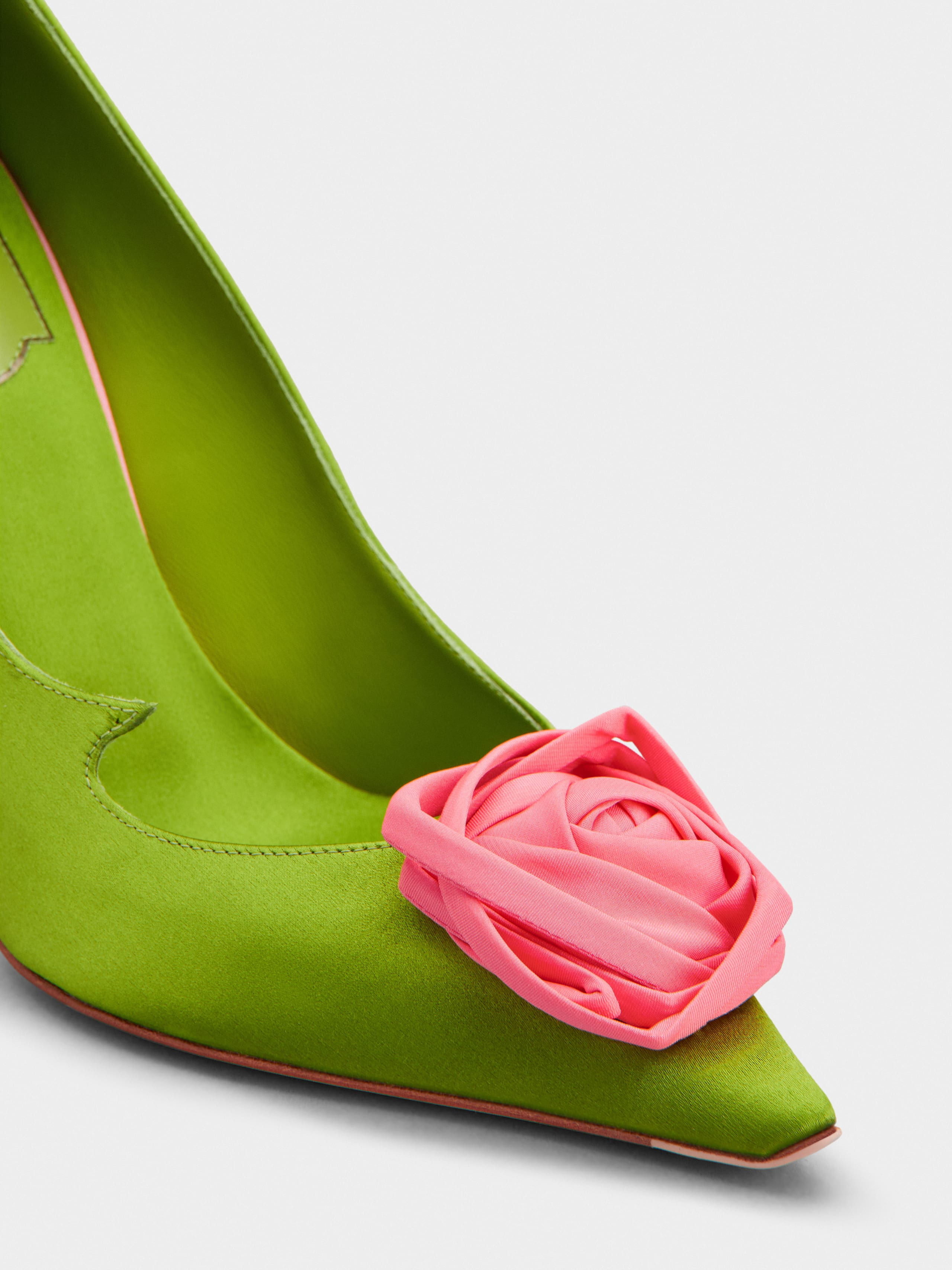 Rose Vivier Pumps in satin - 3