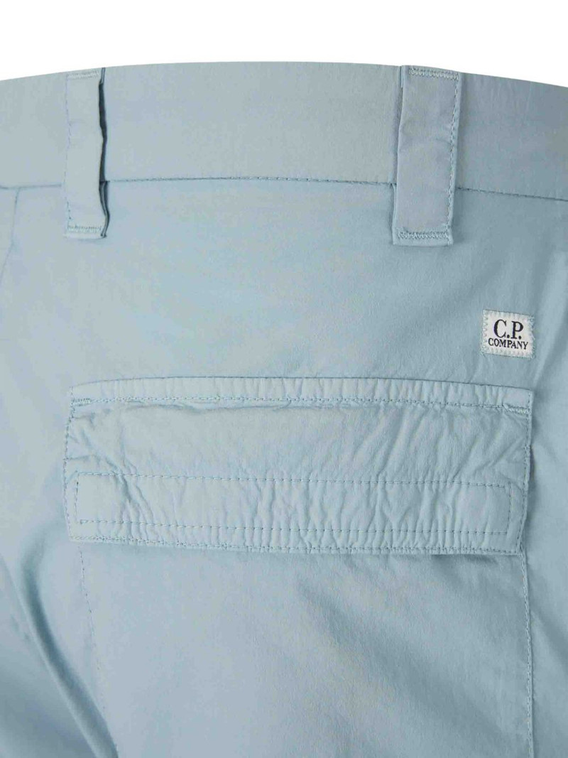 Lens-detail cargo shorts 5