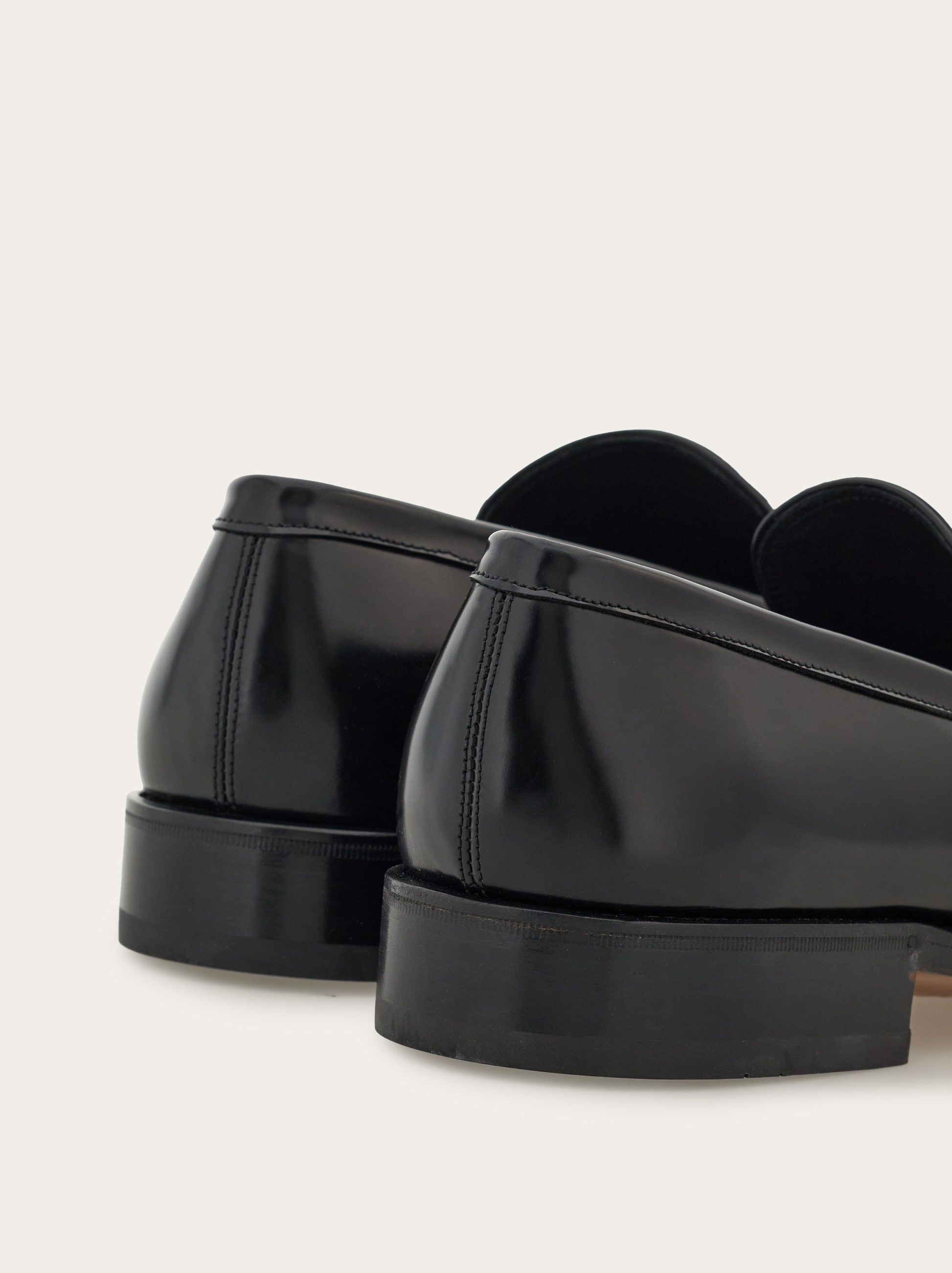 Moccasin with Gancini ornament - 4