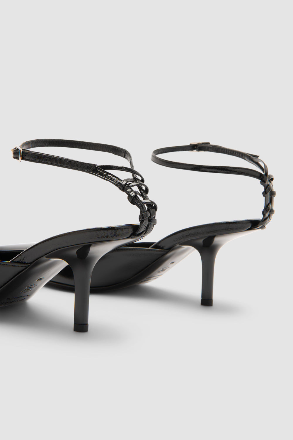 Teese Black Glossy Textured Leather Pump - 5