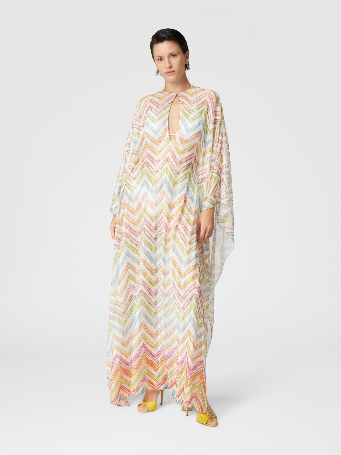 Long covered up in printed tulle with batwing sleeves - 2