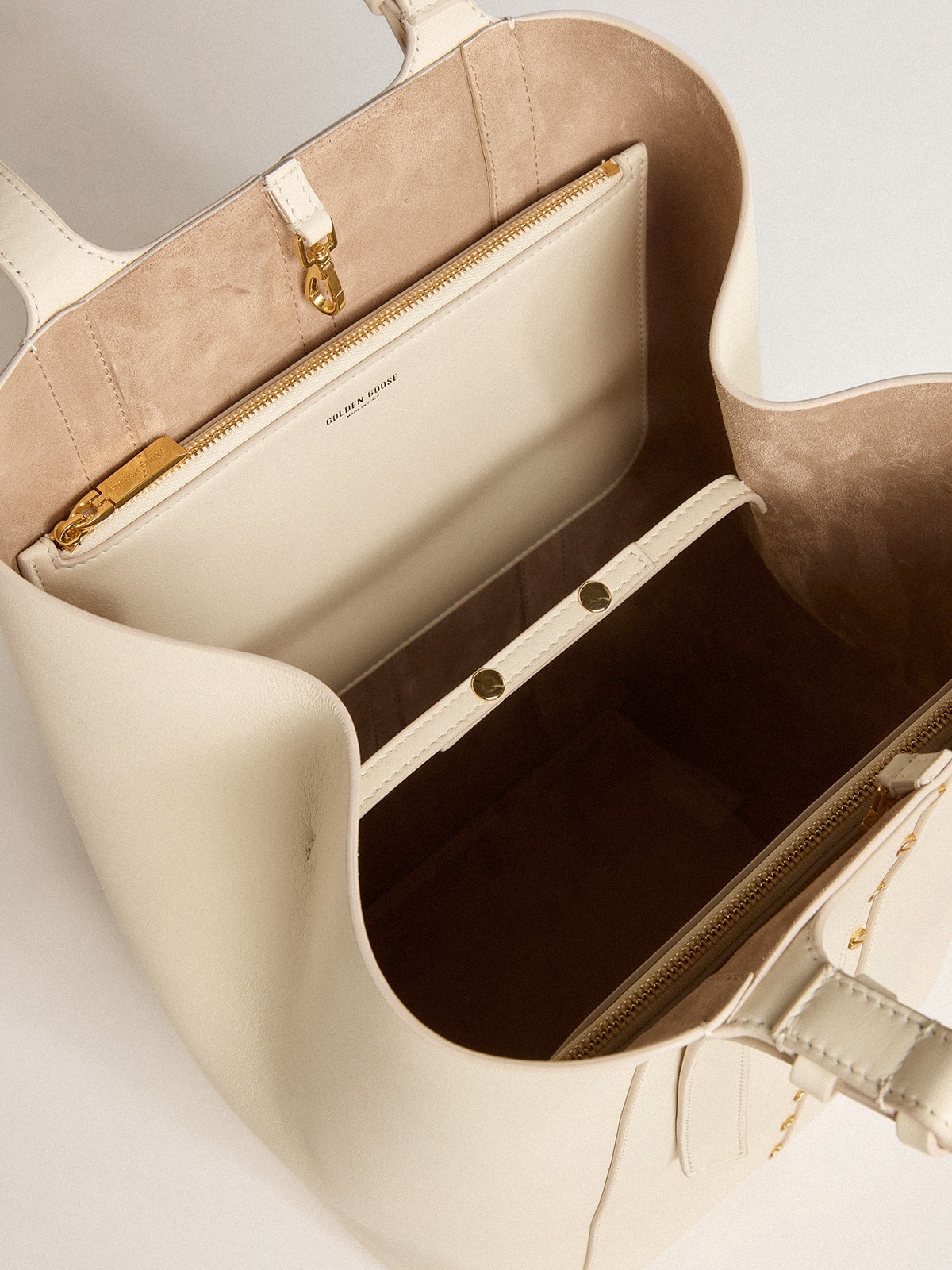 24/7 Bag in butter-colored leather with adjustable handles - 9