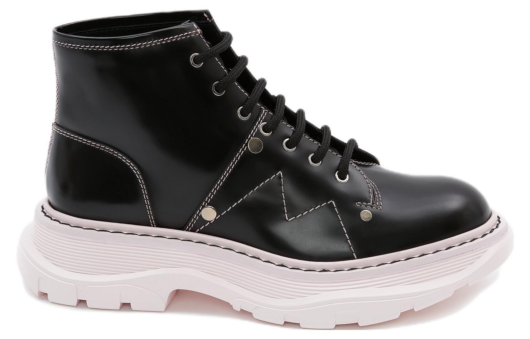(WMNS) Alexander McQueen Tread Lace-Up Boot 'Black Pink' 595469WHZ811488 - 2