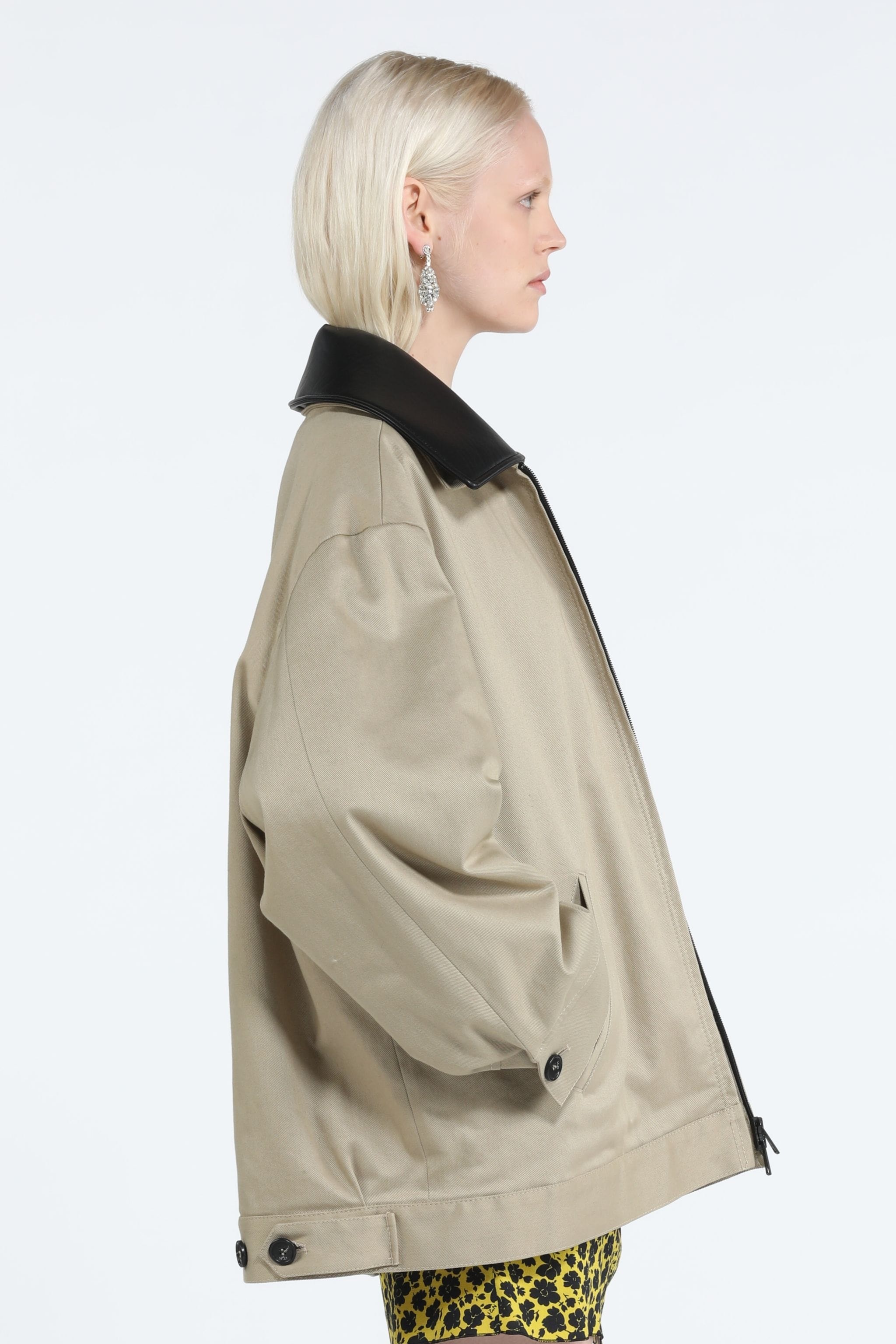 CONTRAST-COLLAR OVERSIZED JACKET - 3