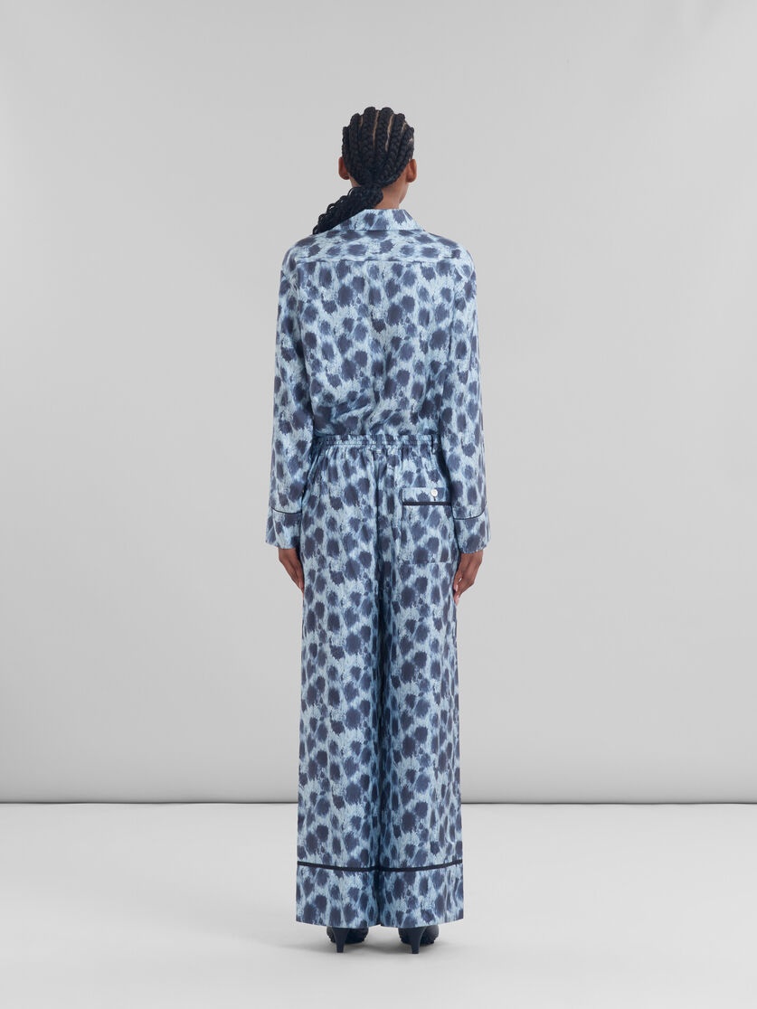 LIGHT BLUE SILK PALAZZO TROUSERS WITH CRAYON LEOPARD PRINT - 3