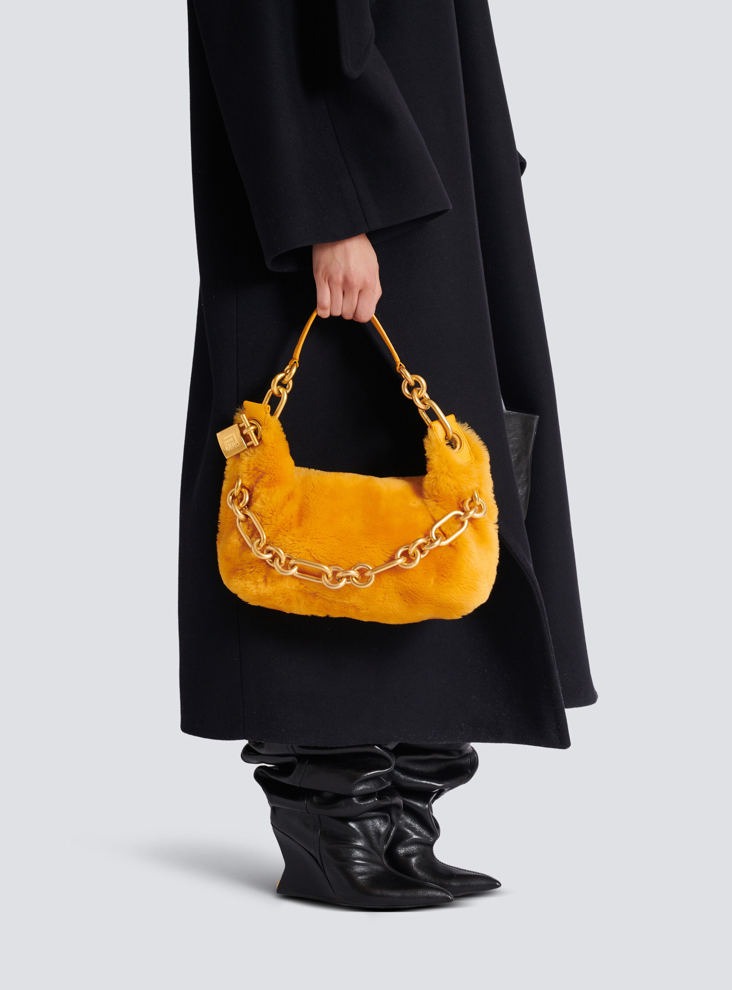 Medium Sync bag in shearling - 8
