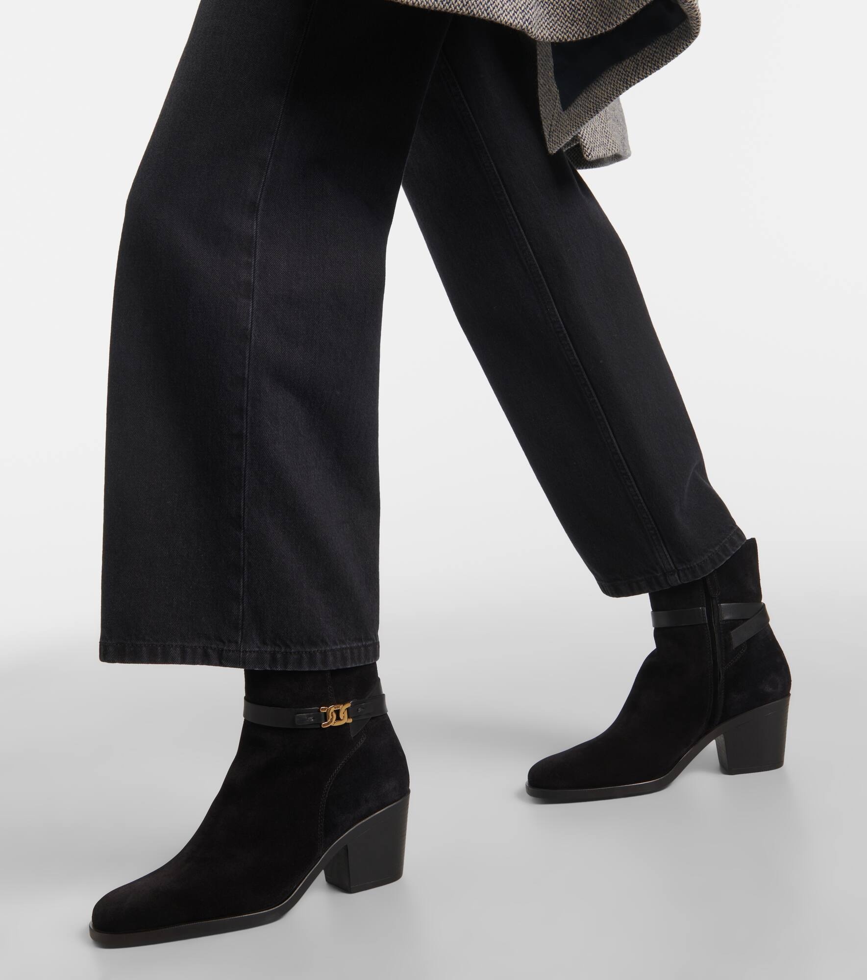 Suede ankle boots - 4