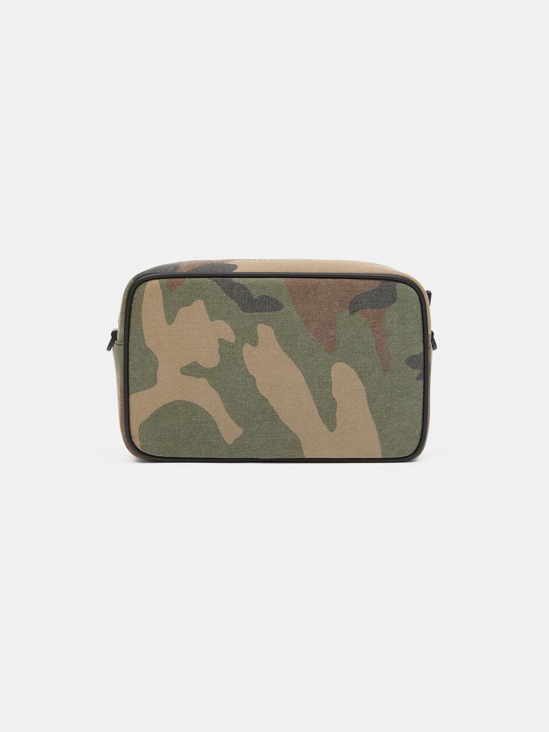 AMIRI MA CAMO CAMERA CASE outlook