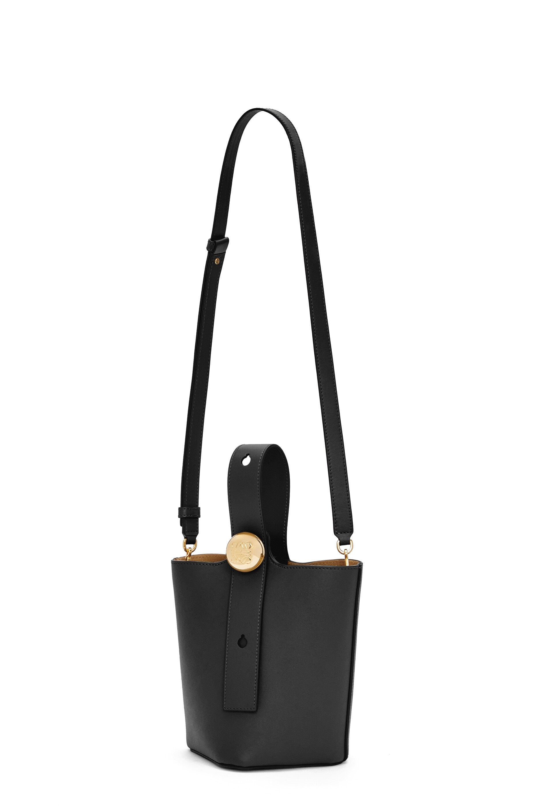 Mini Pebble Bucket bag in mellow calfskin - 6