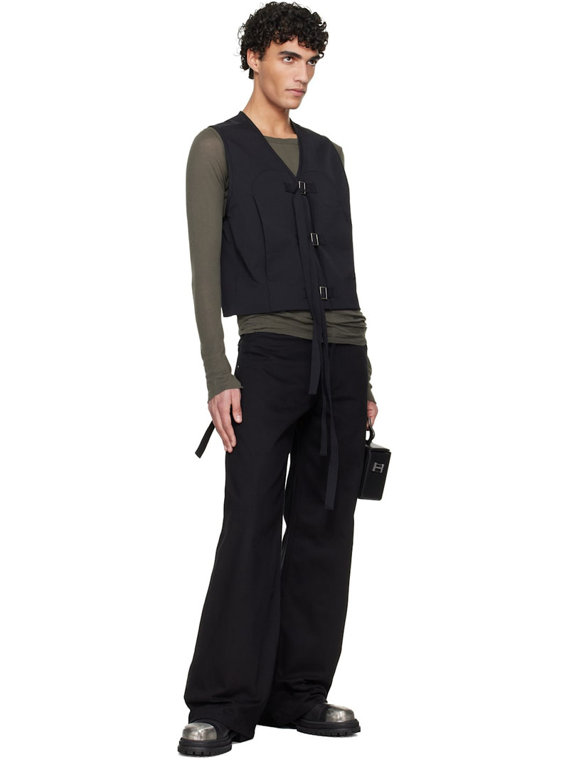 HELIOT EMIL™ Black Girth Vest outlook