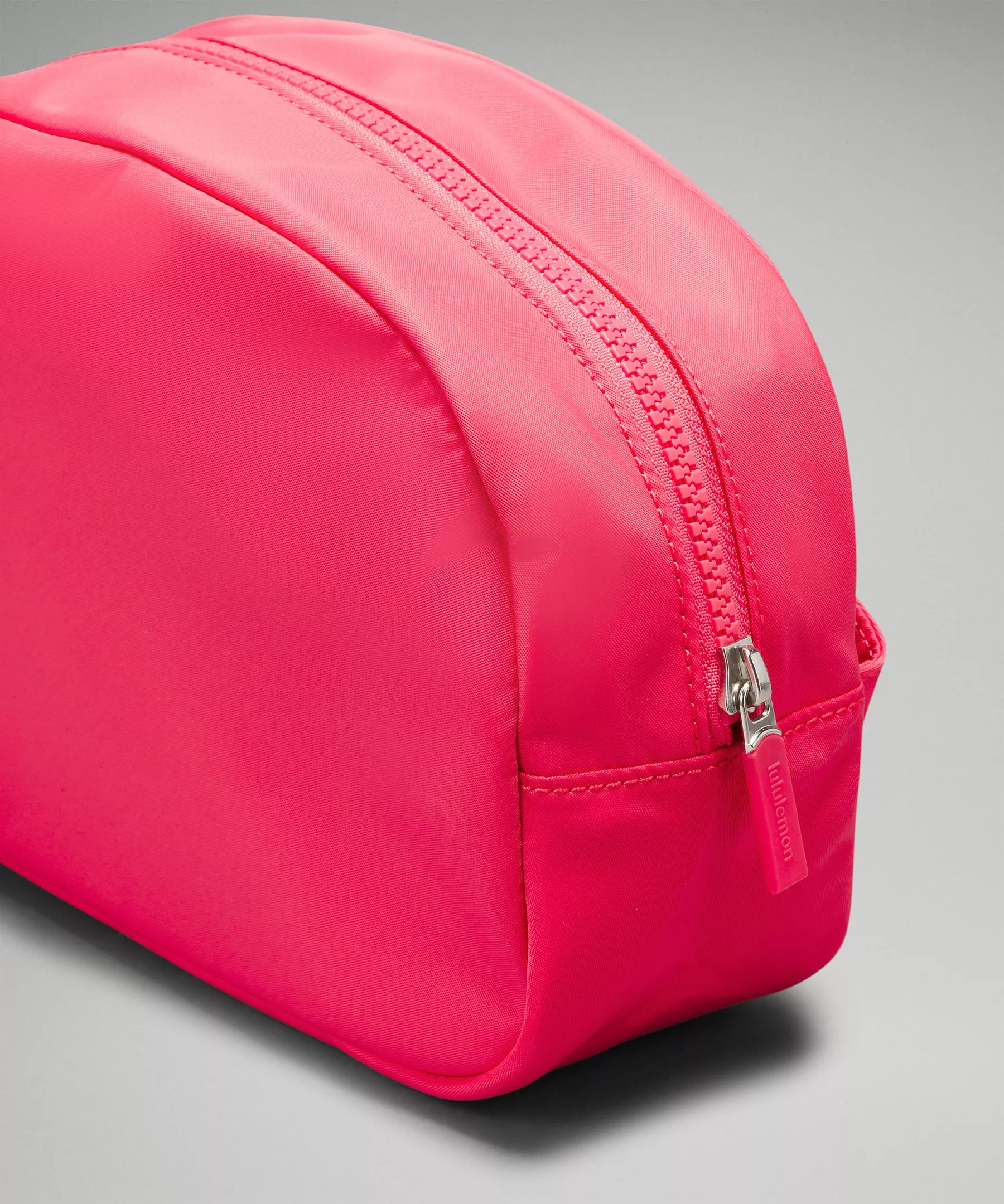 City Essentials Pouch 2L - 3