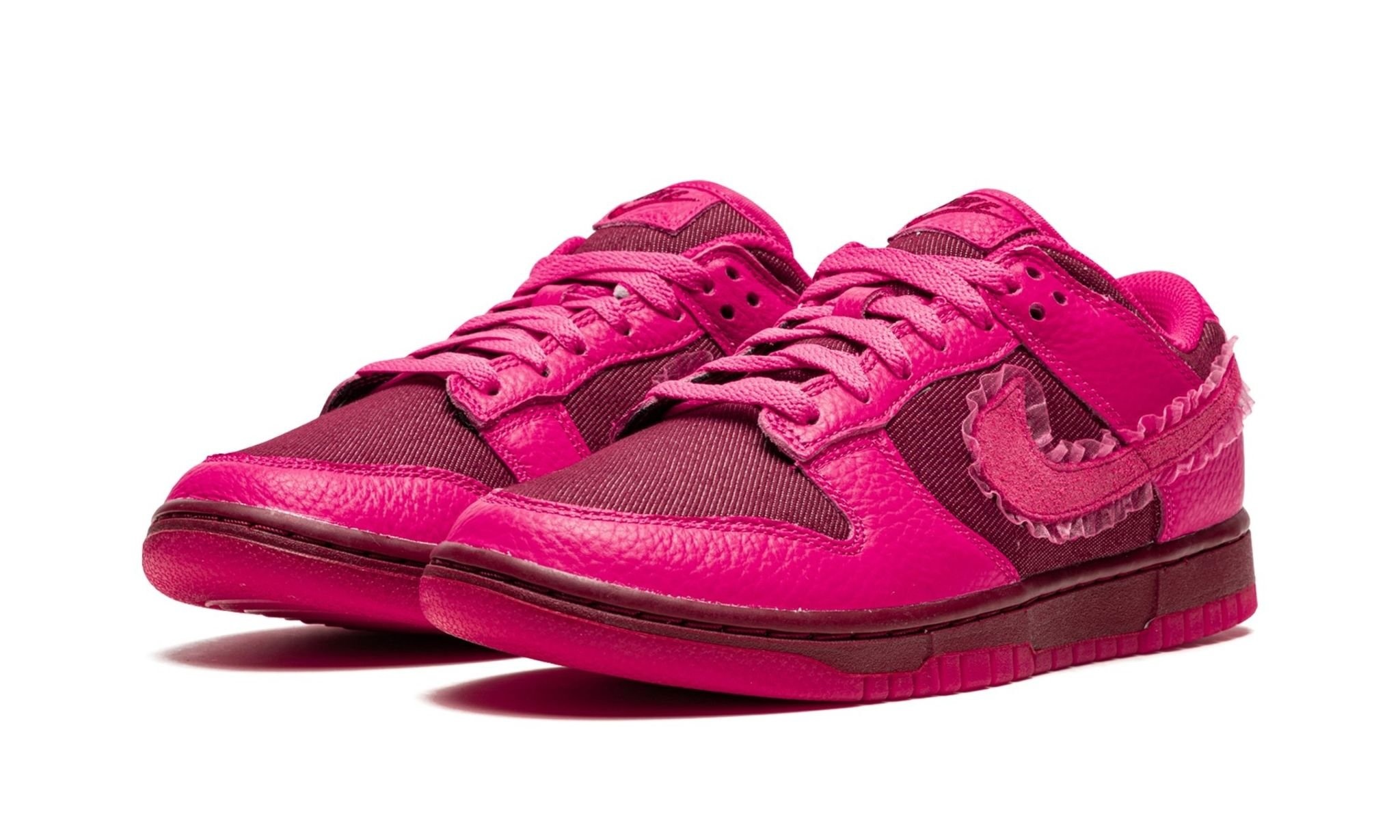 Dunk Low WMNS "Valentine’s Day" - 2