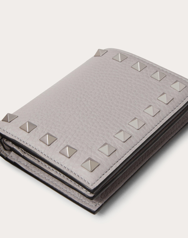 SMALL ROCKSTUD GRAINY CALFSKIN WALLET 2