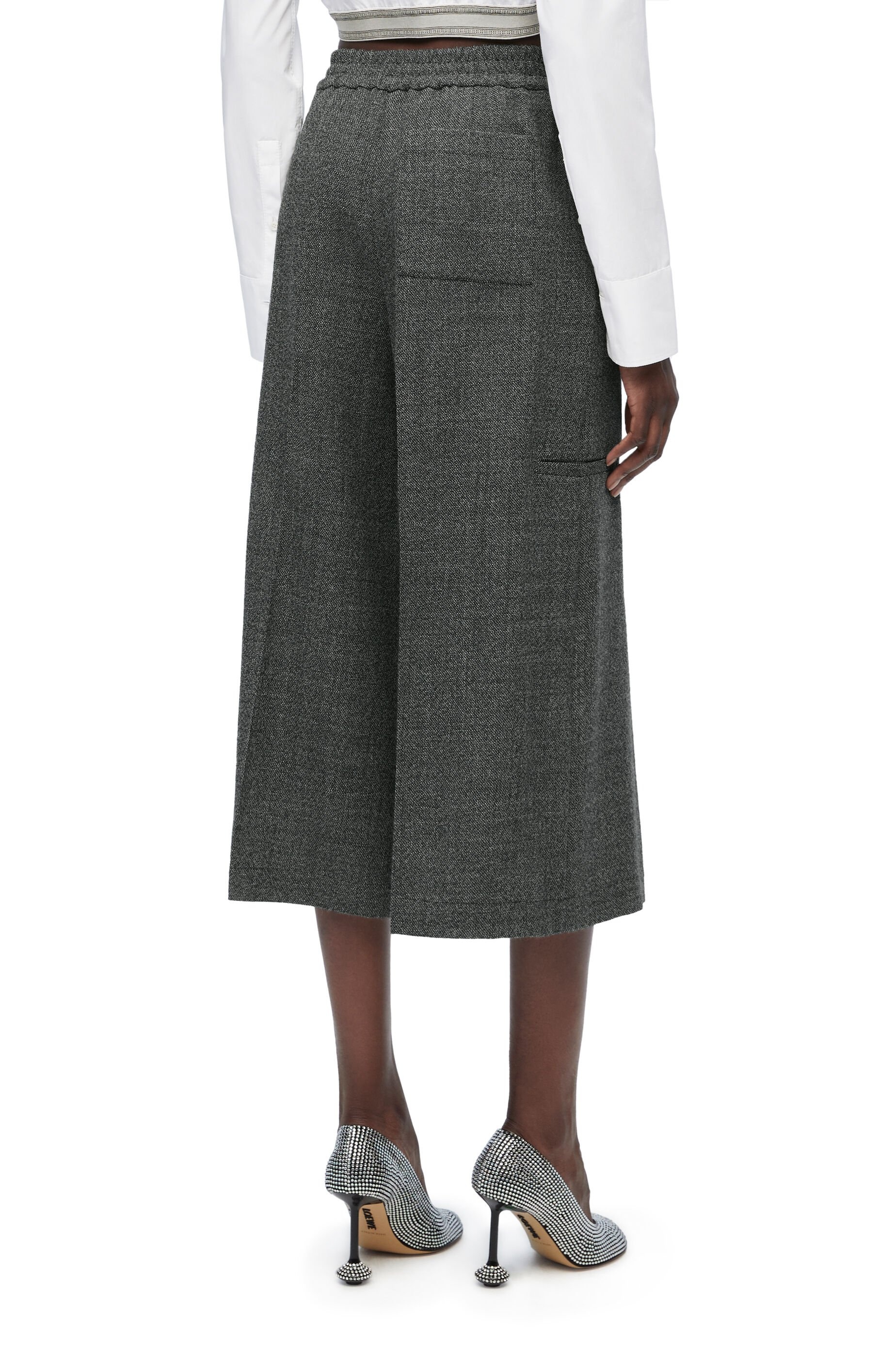 Cropped trousers in wool - 4