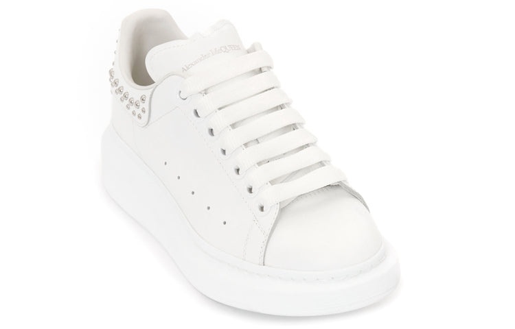 (WMNS) Alexander McQueen Studded Oversized Sneakers 'White' 666406WHQYW9071 - 3