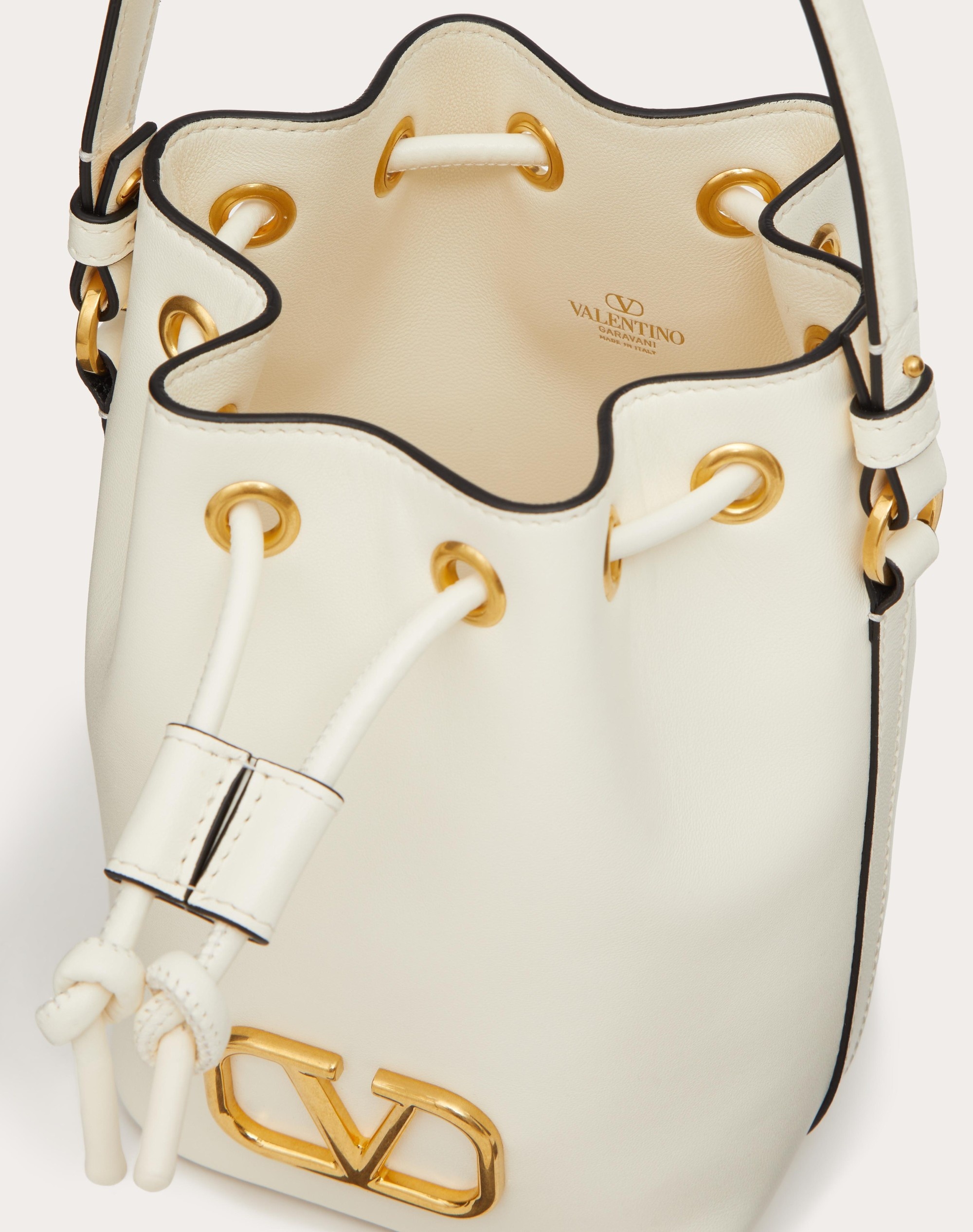 Valentino Vlogo Signature Mini Nappa Bucket Bag With Chain ()