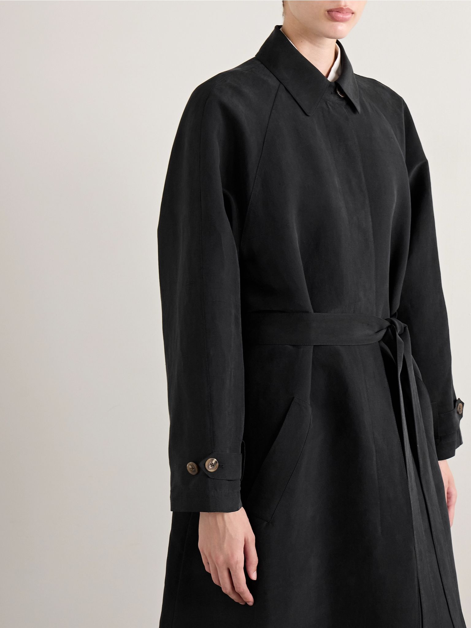 Ryo belted silk trench coat Black - 6