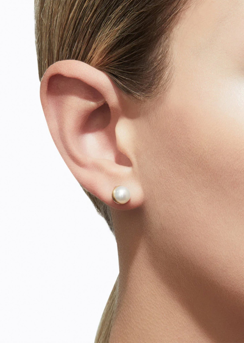SHIHARA Half Pearl Earring 45° outlook