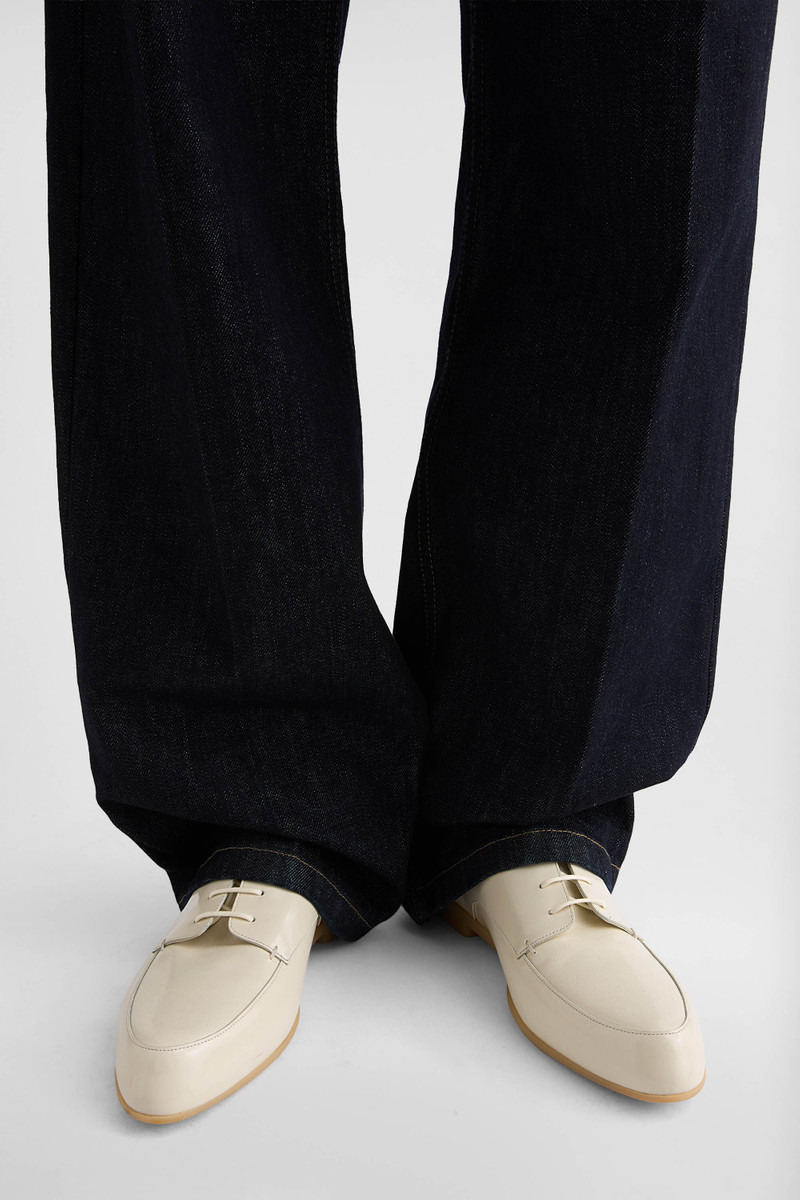 Lace-Up Shoe 2