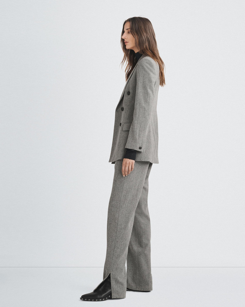 Warren Blazer
Italian Wool Blazer 4