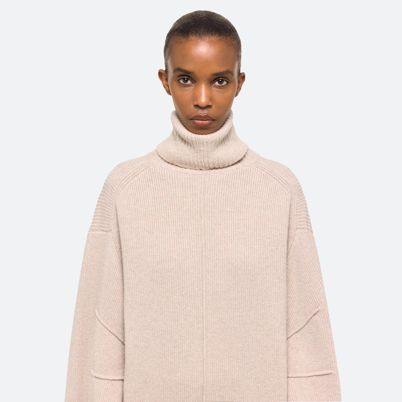 APEX TURTLENECK SWEATER 6