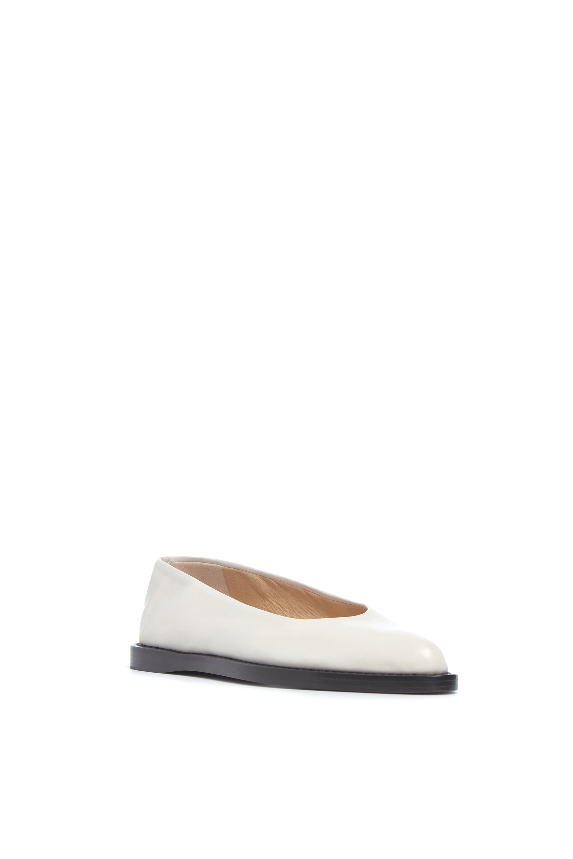 Kati Ballerina Flat Shoe in Cream Leather - 2