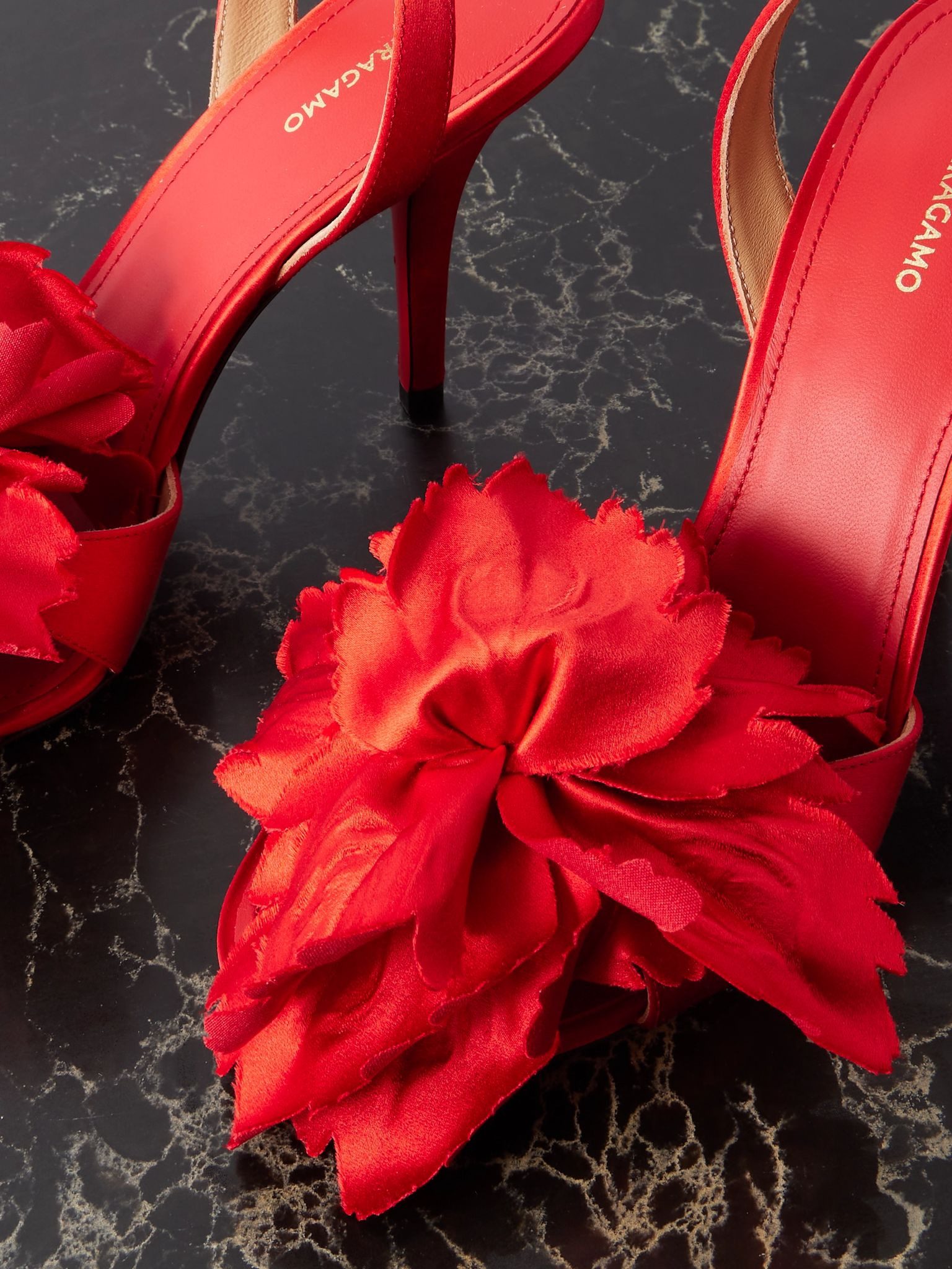 Ghilly appliquéd satin sandals Red - 4