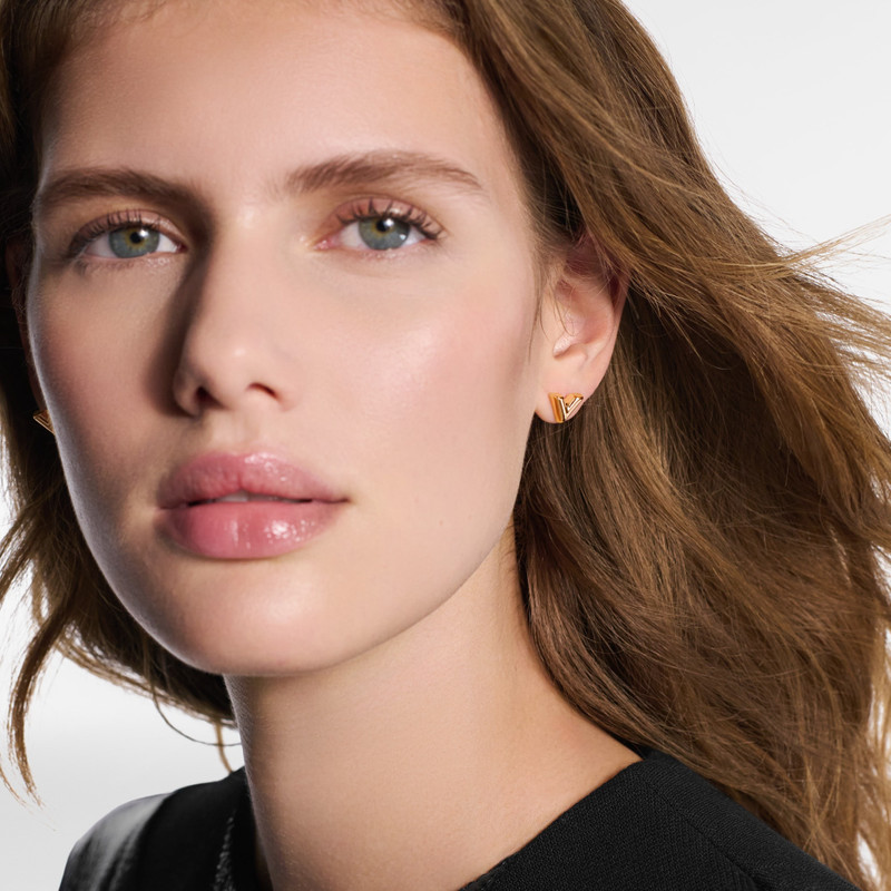 Essential V Stud Earrings 4