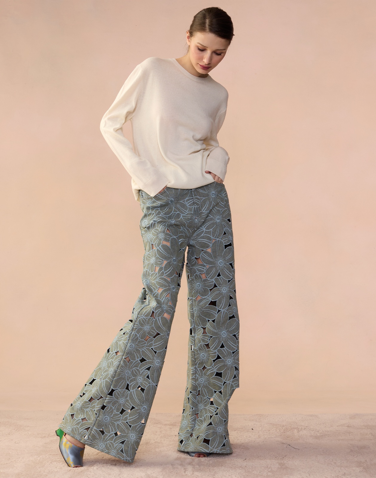 Flora Cutout Jeans - 5