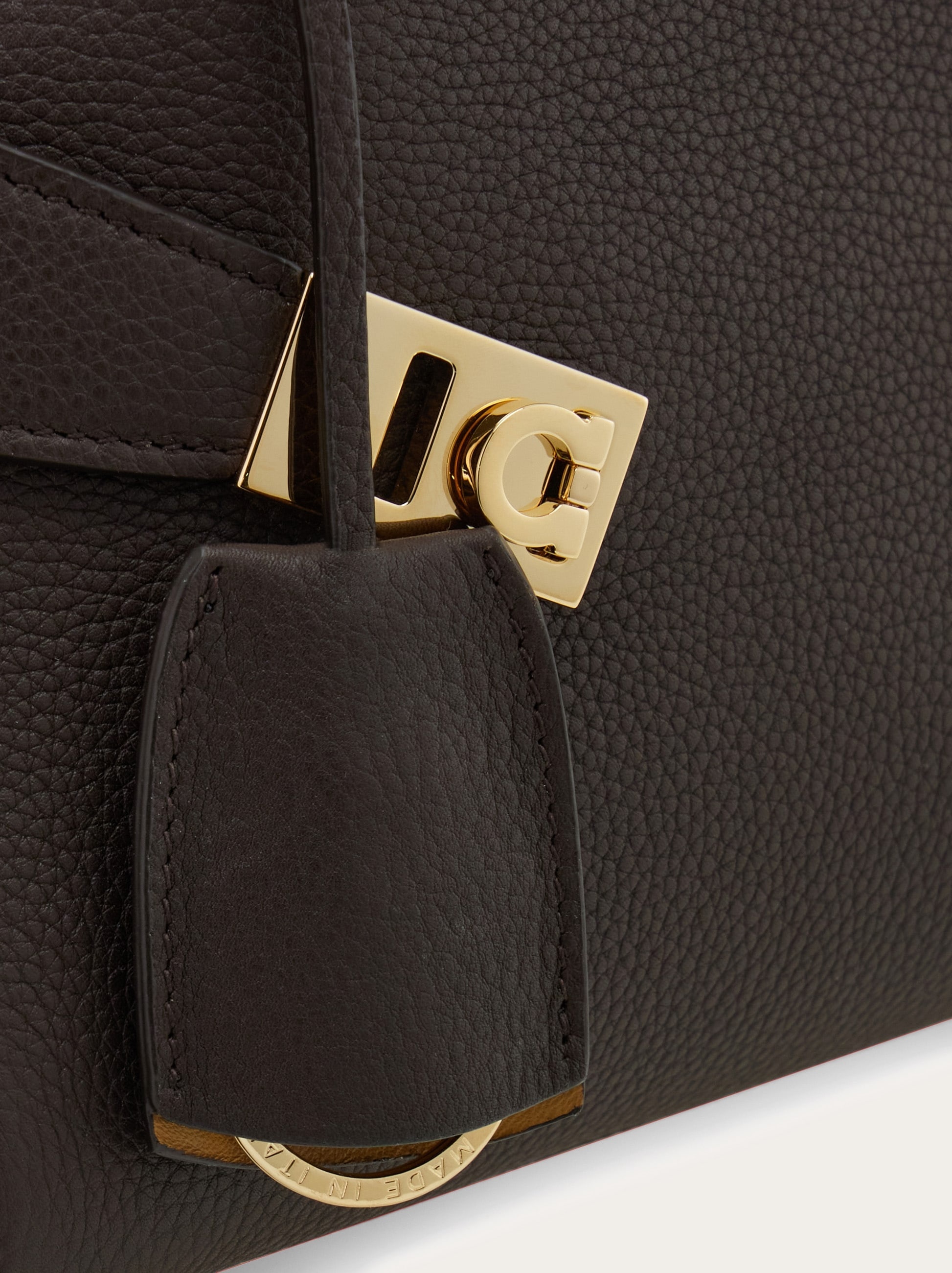 Hug bicolor handbag (M) - 8