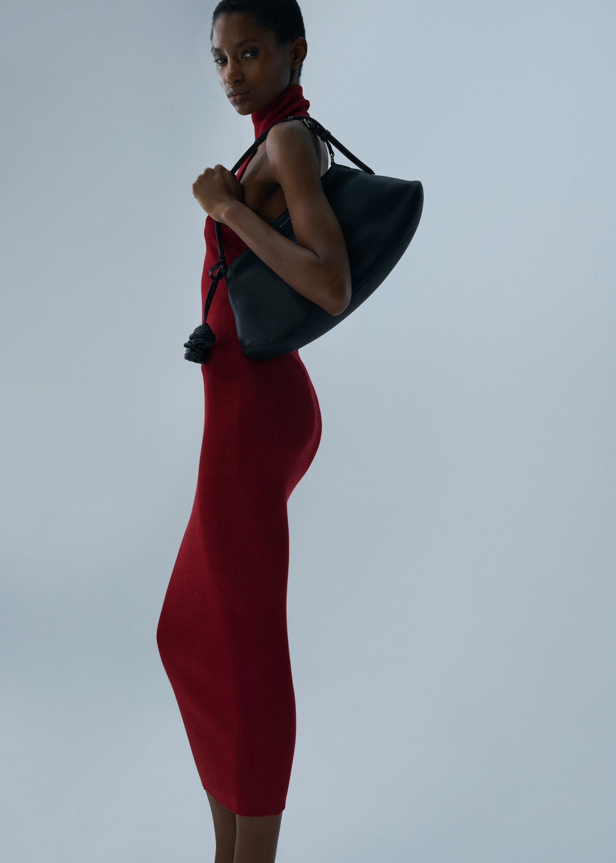 Turtleneck midi dress in bordeaux - 3