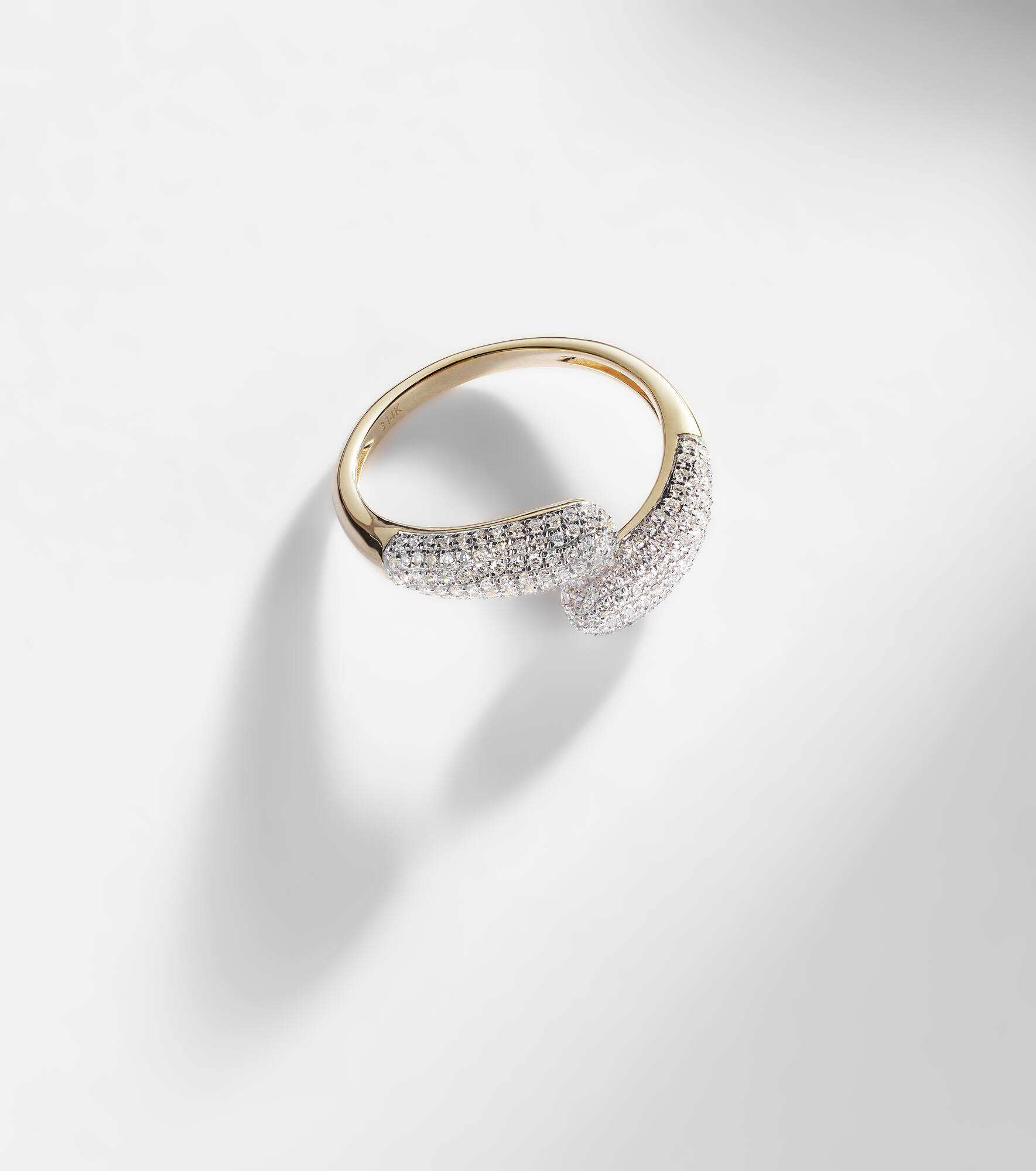 Hug 14kt gold ring with diamonds - 5