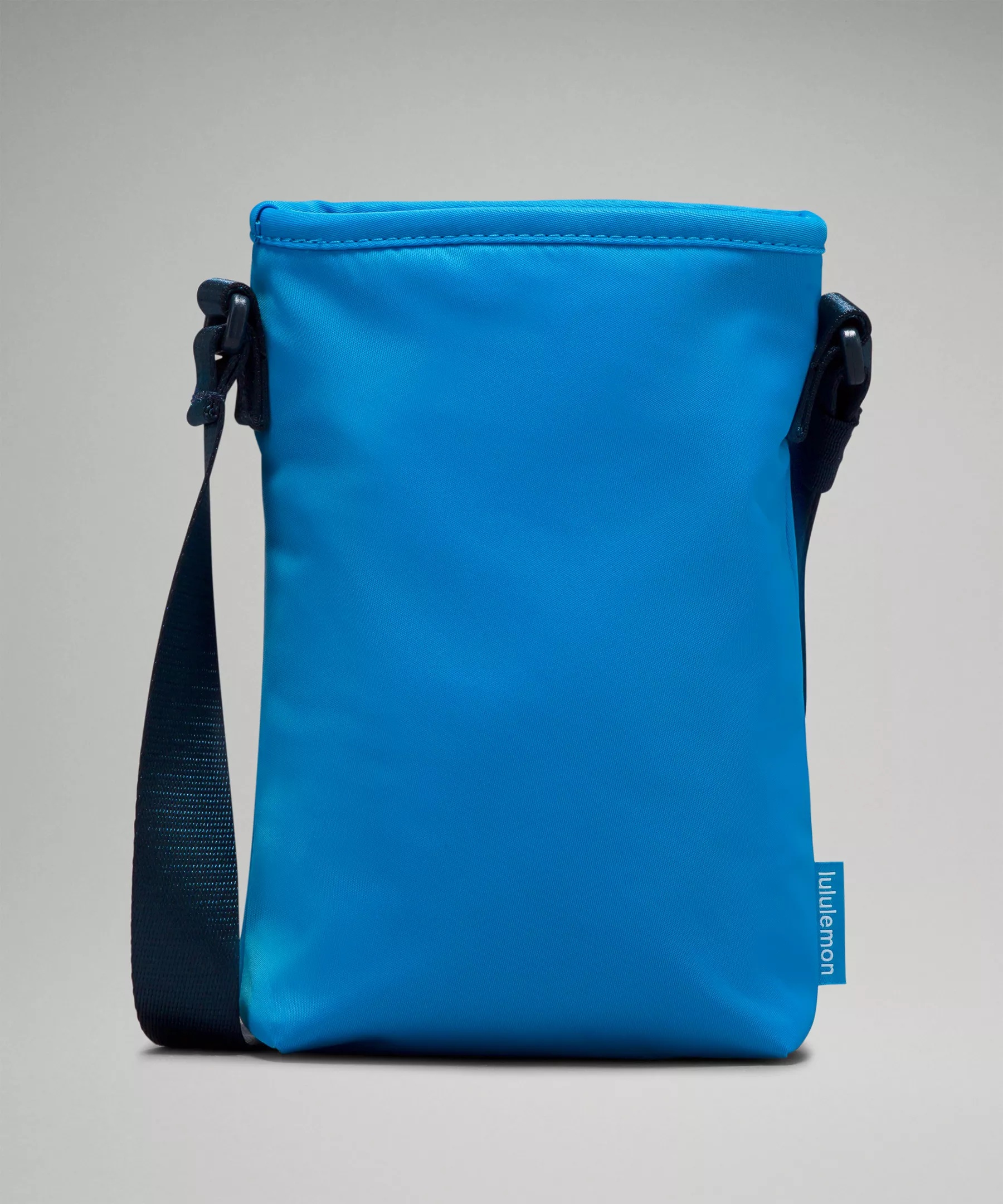 Water Bottle Crossbody with Front Pocket 2L - 3