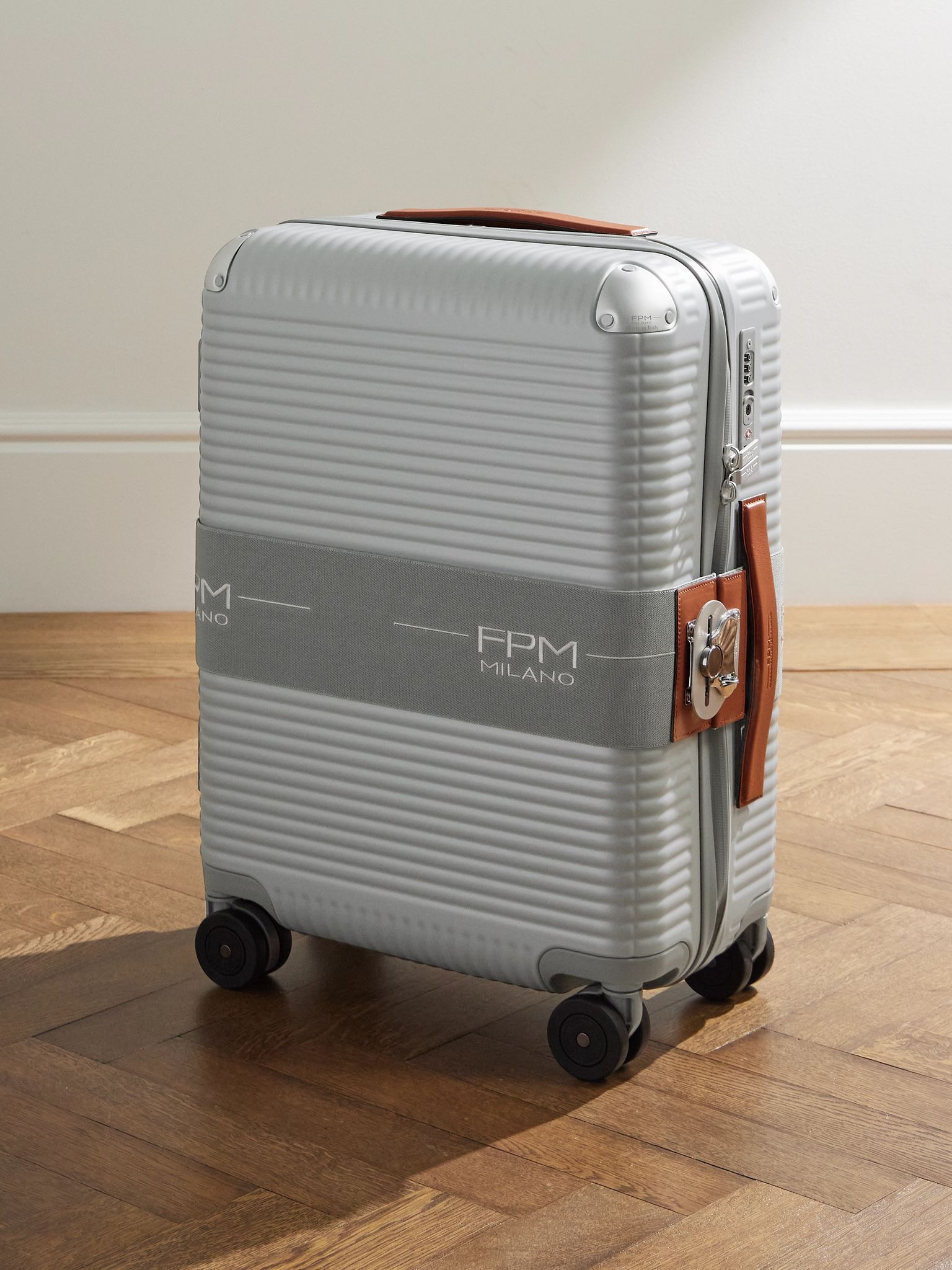 Bank Zip Deluxe M 55cm Leather-Trimmed Polycarbonate Spinner Carry-On Suitcase Gray - 1