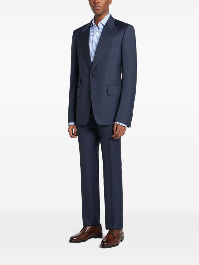 single-breasted suit 3