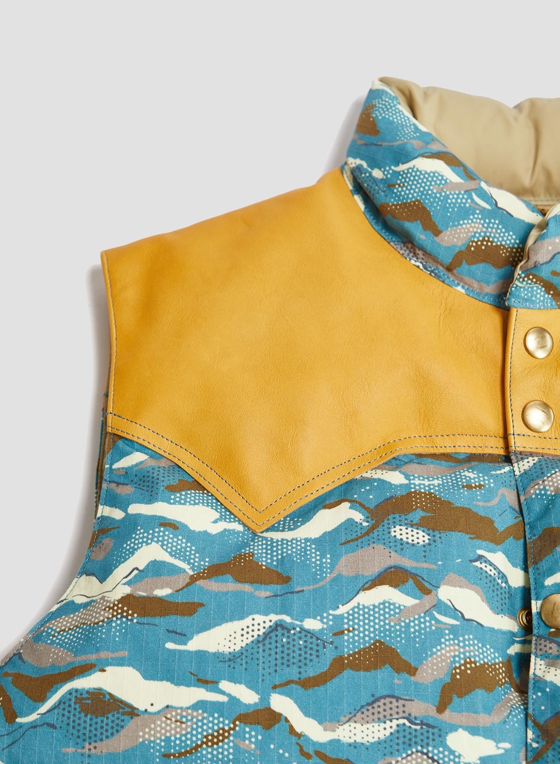 Rocky Mountain Featherbed x Nigel Cabourn Down Vest Mountain Camo in Blue - 4