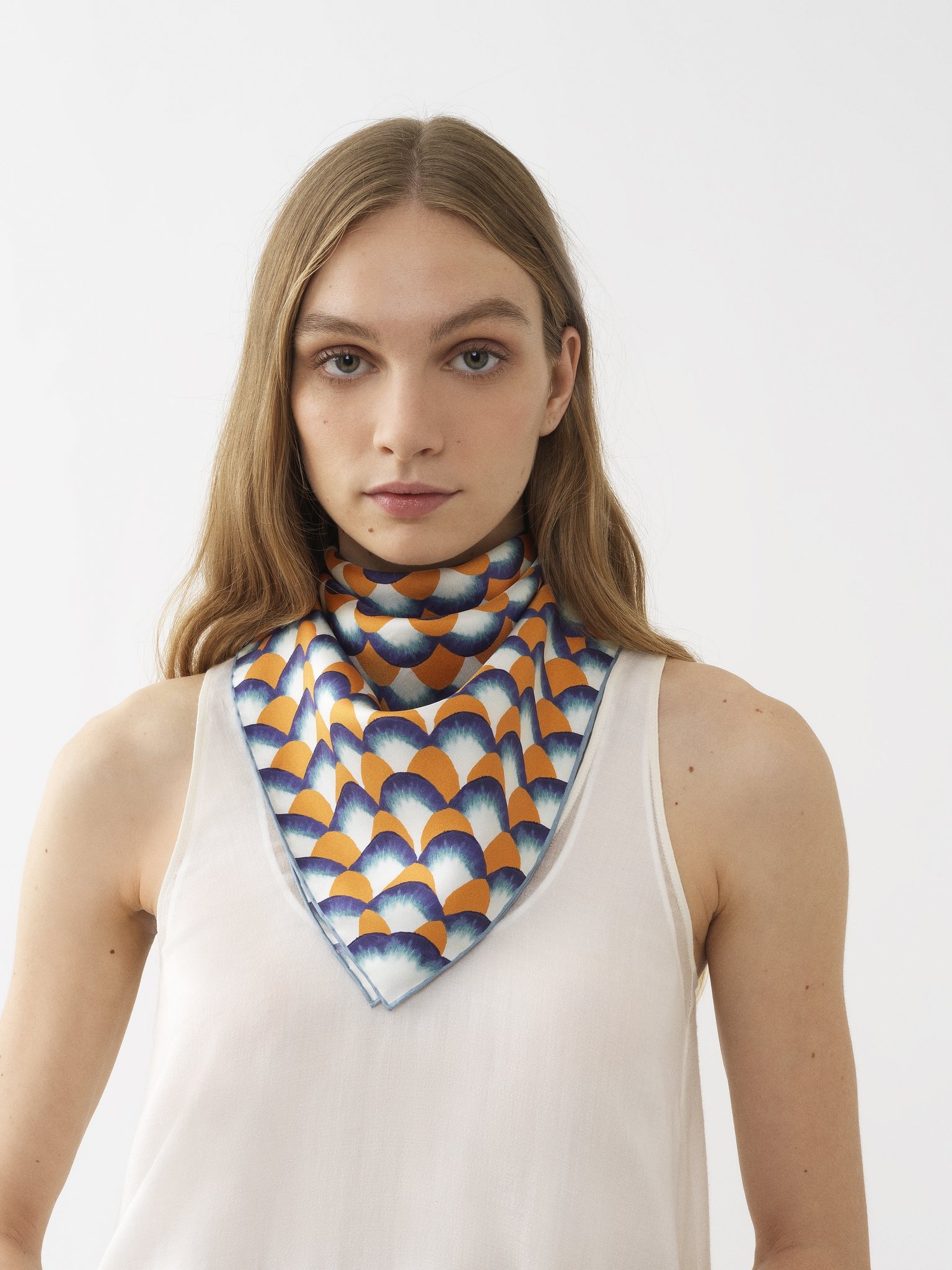 MULTICOLOR SCALLOPS SCARF - 1