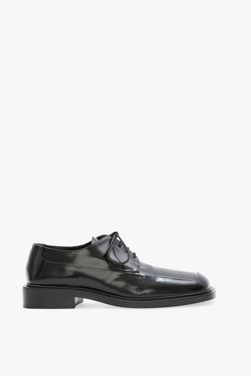 Flat Lace-Up Shoe in Black Leather 1