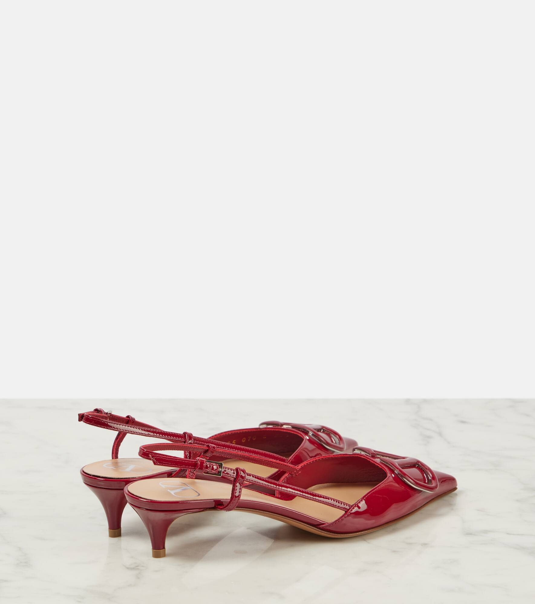 VLogo Signature patent leather slingback pumps - 3