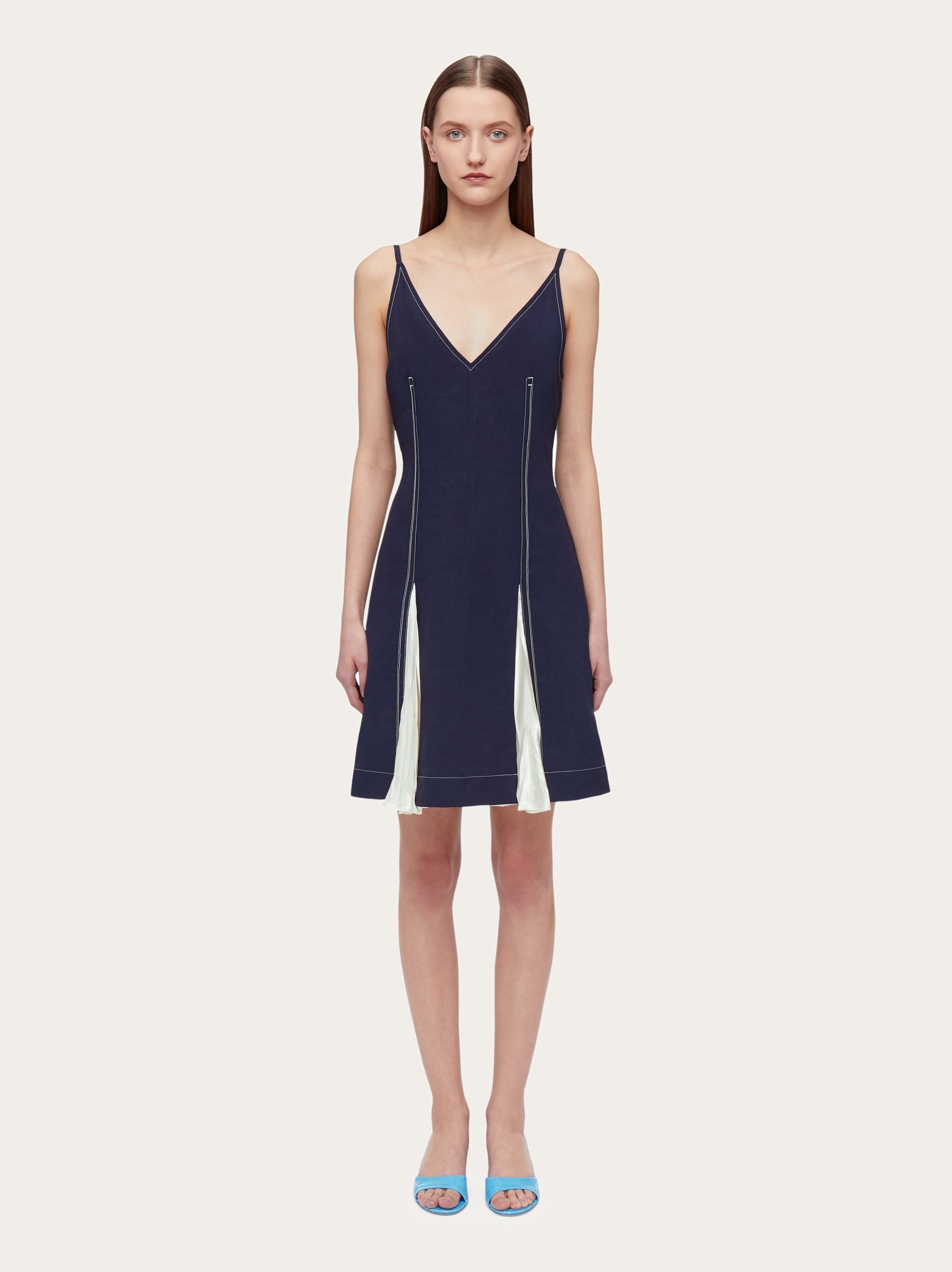 Short slip dress with inlays - 8