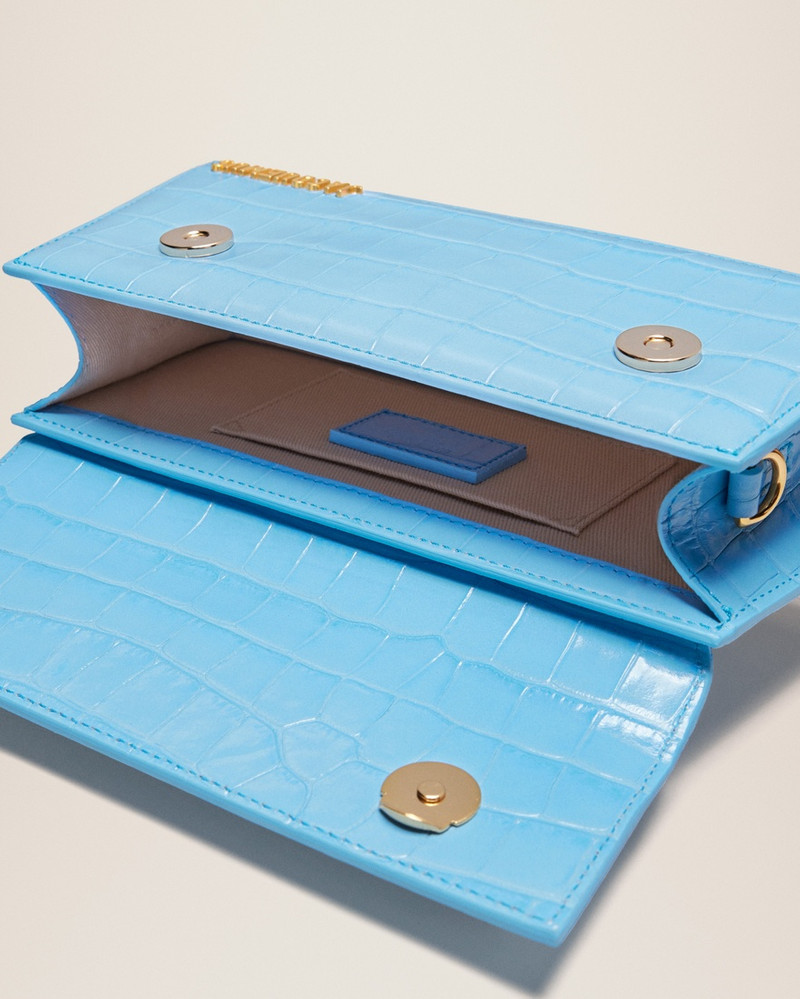 JACQUEMUS Le Chiquito long outlook
