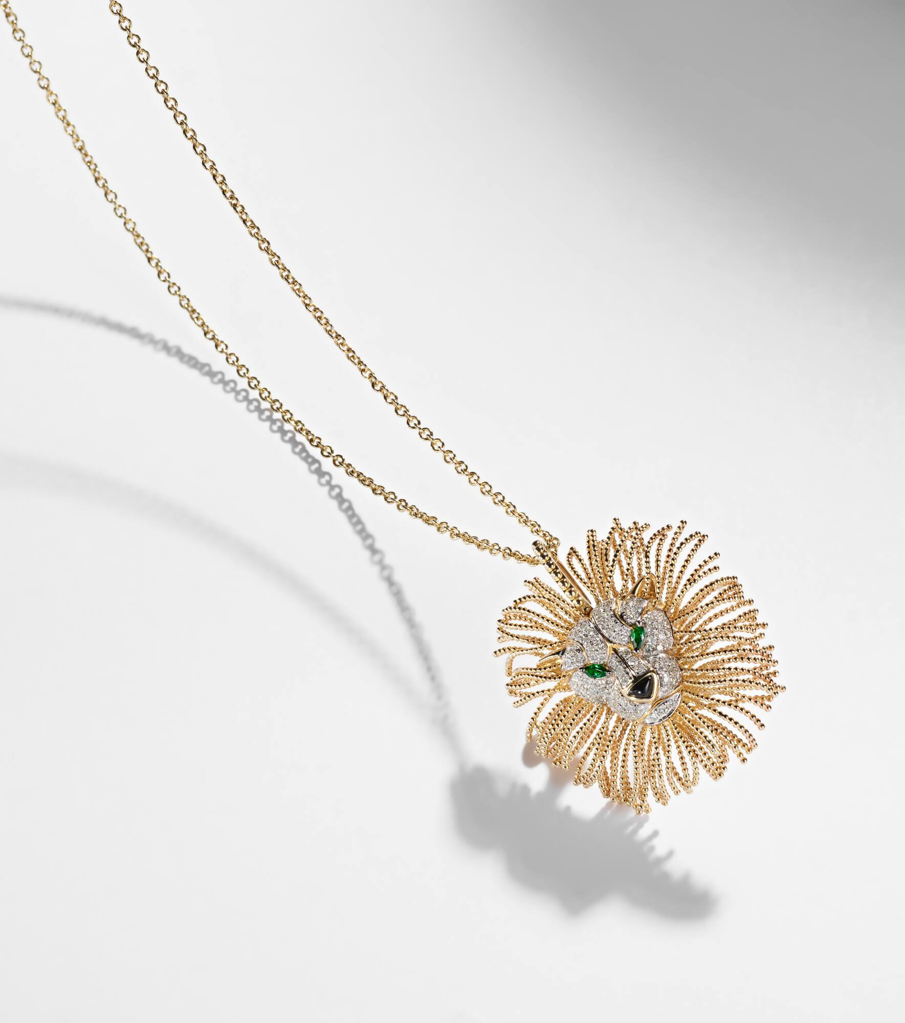 Lion 9kt gold pendant necklace with gemstones - 5