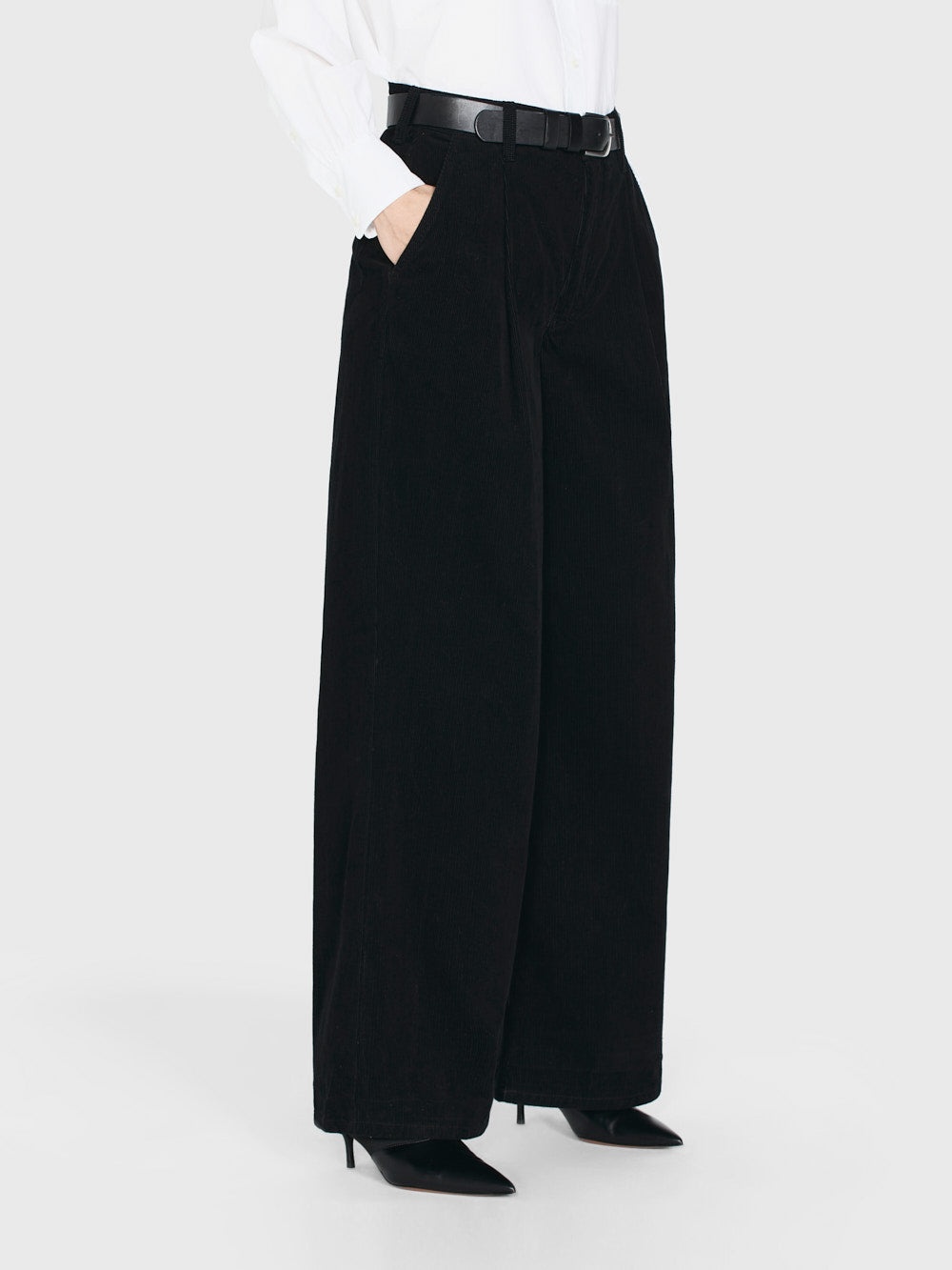The Corduroy Trouser in Black - 4