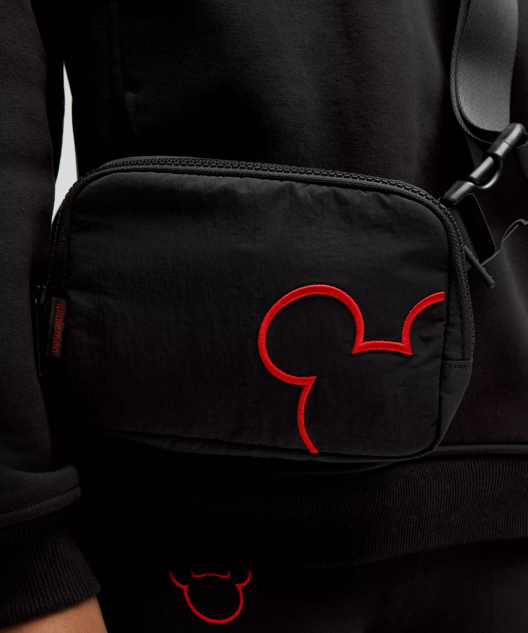 Disney x lululemon *Everywhere Belt Bag Long Strap 1L Mickey Outline - 7