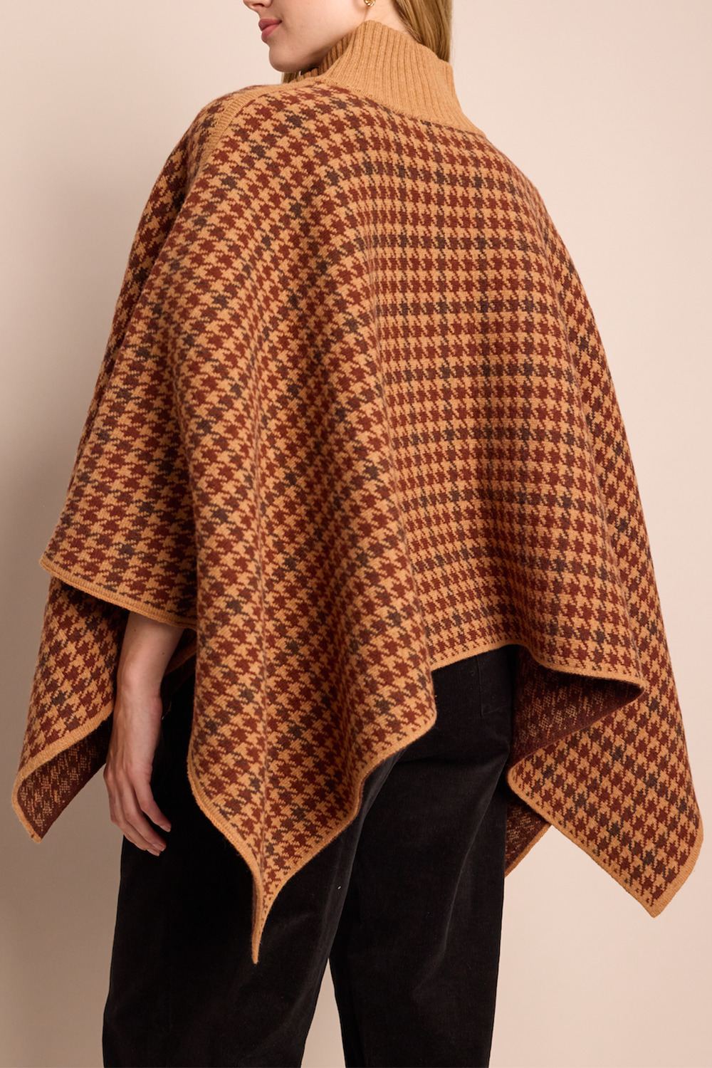 Pagoda Check Cape - 3