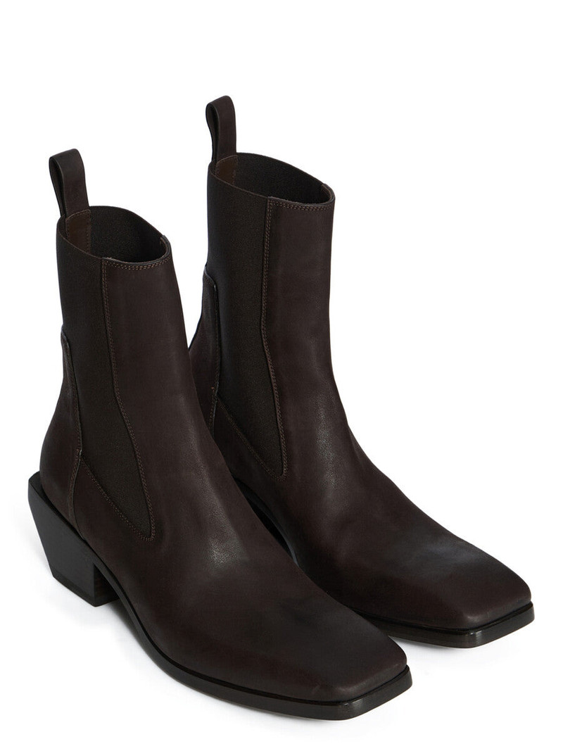 BOOTS 6