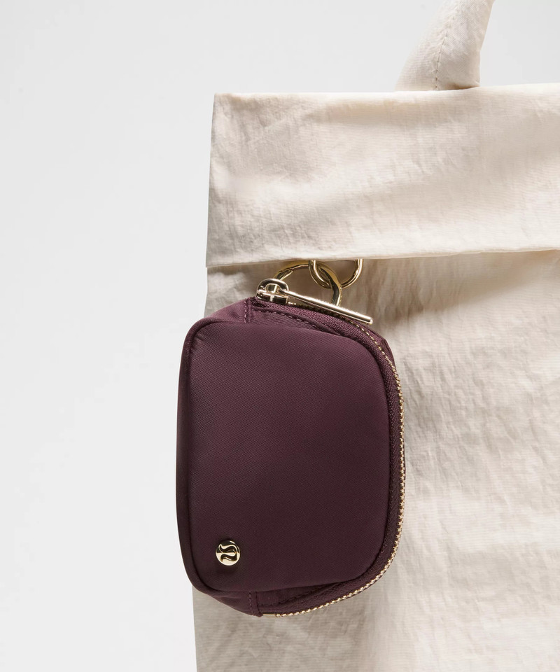 lululemon Everywhere Belt Bag Nano outlook