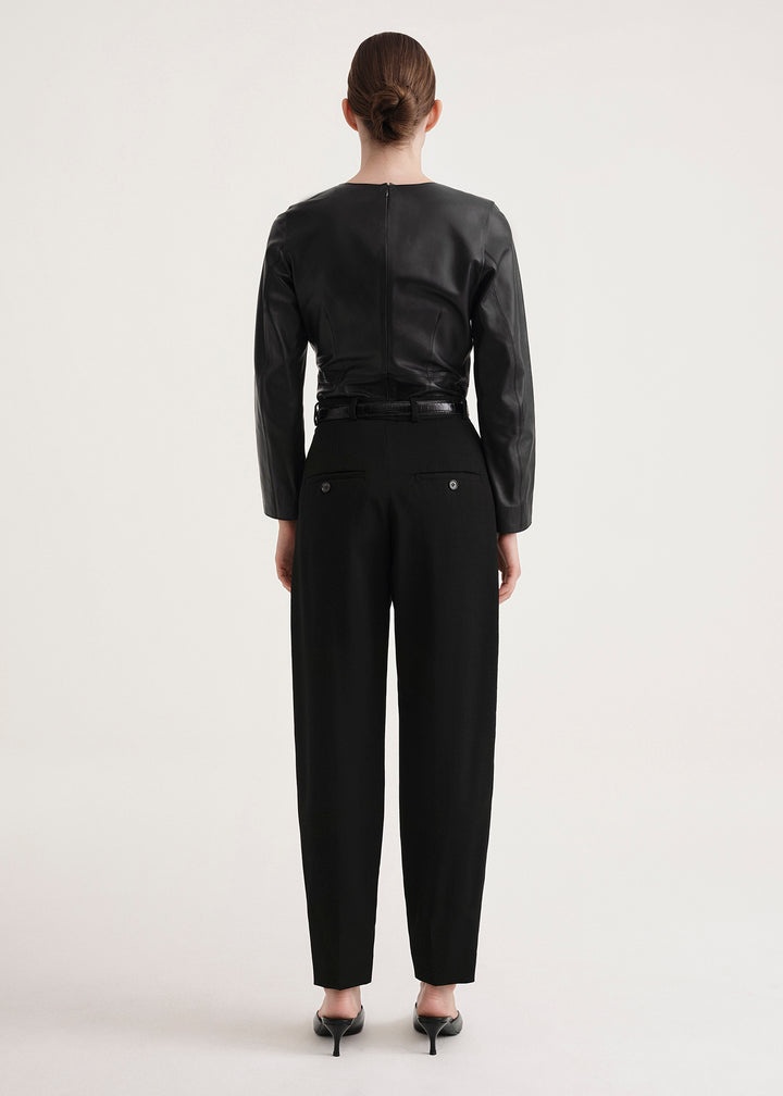 Single-pleat tapered trousers black