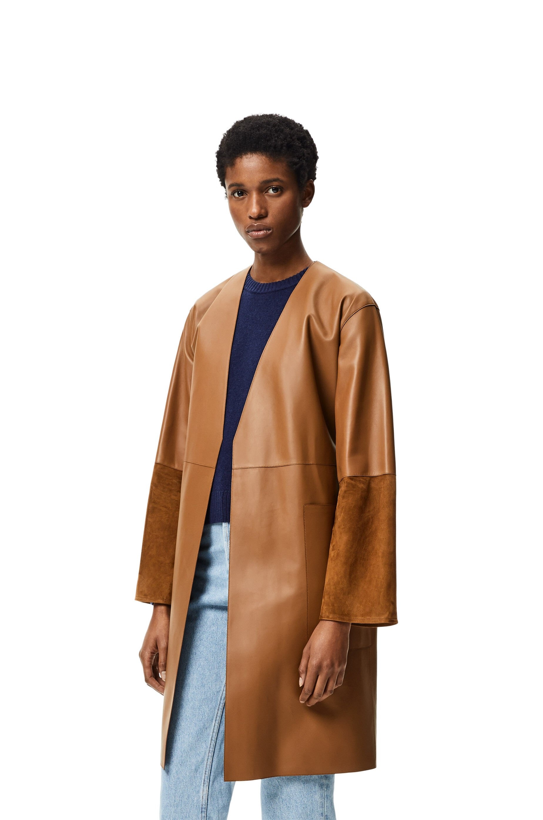 Collarless short belted coat in nappa and suede - 3